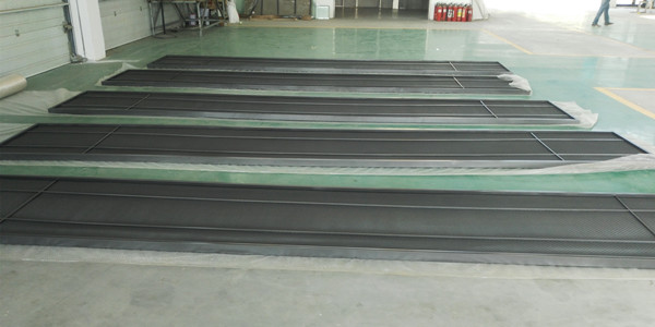 鋼絲網(wǎng)不銹鋼屏風(fēng)