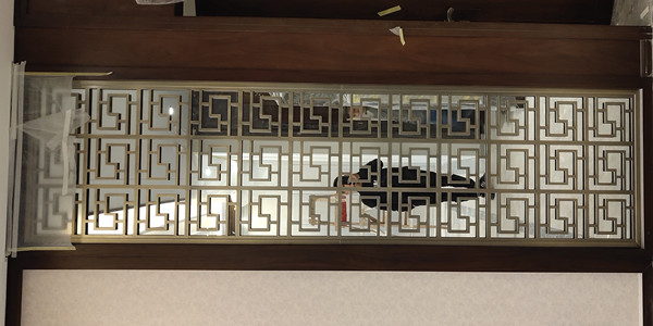 回形紋青古銅不銹鋼屏風(fēng)