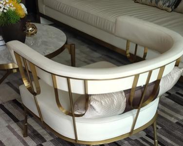 <strong>別墅定制型香檳金不銹鋼家具</strong>