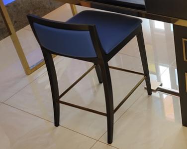 <strong>三色珠寶店不銹鋼凳子</strong>