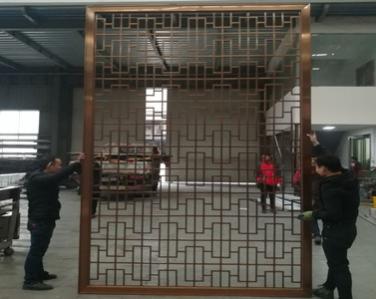 <strong>古典中式玫瑰金不銹鋼屏風(fēng)</strong>