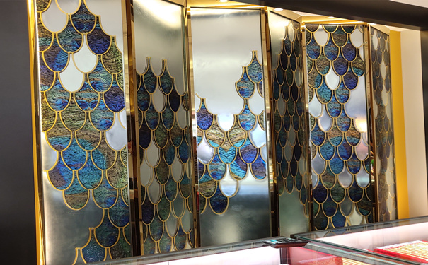 歐式珠寶店時尚鈦金不銹鋼屏風(fēng) 歐式珠寶店時尚鈦金不銹鋼屏風(fēng)