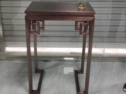 仿古不銹鋼展臺(tái).jpg